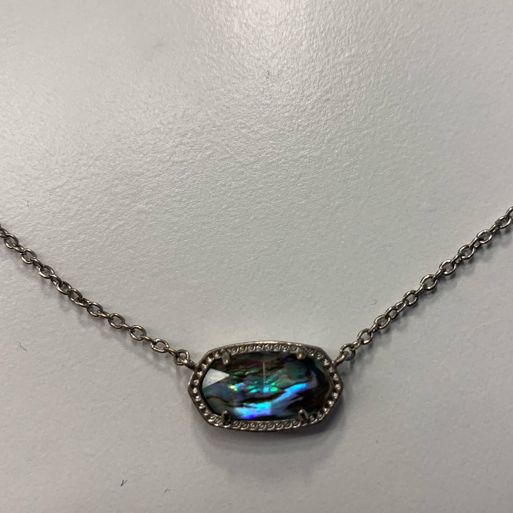 Kendra scott silver necklace with marble gem